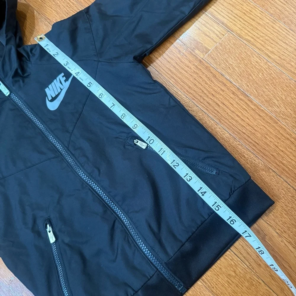 Nike Boys Small S 5  4-5 years Windrunner Jacket Black Zip Up Hooded Windbreaker